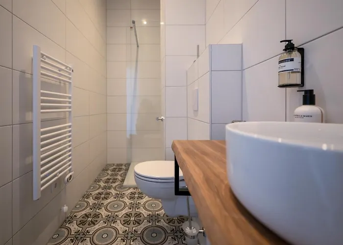 Brownies & Downies Hotel