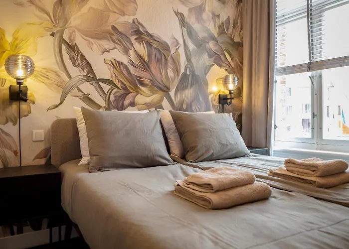 Brownies & Downies Hotel